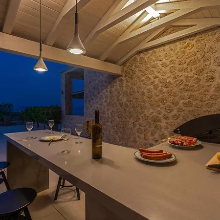 Vakantiehuis Emmelia & Amazing View With Pool *